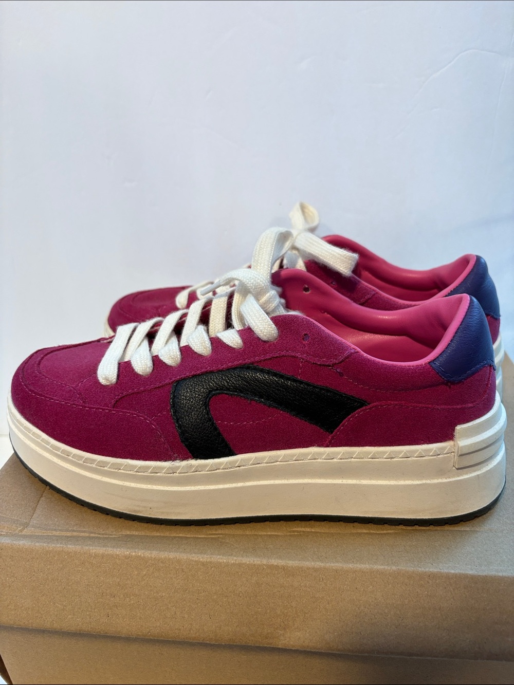 Steve Madden Kickflip Pink Suede Platform Sneakers with Black Accent - Picture 5 of 12